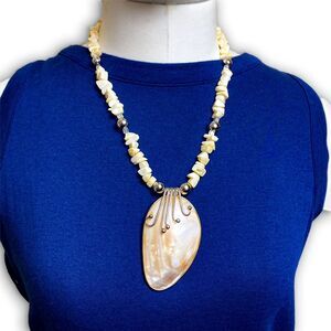 Yellow Aventurine Chip Bead w White Onyx Agate Pendant Necklace 21 Inch